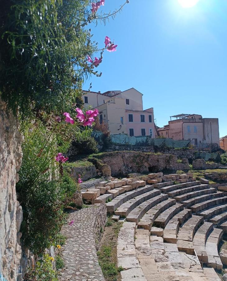 La Casetta Nelle Mura Terracina Esterno foto