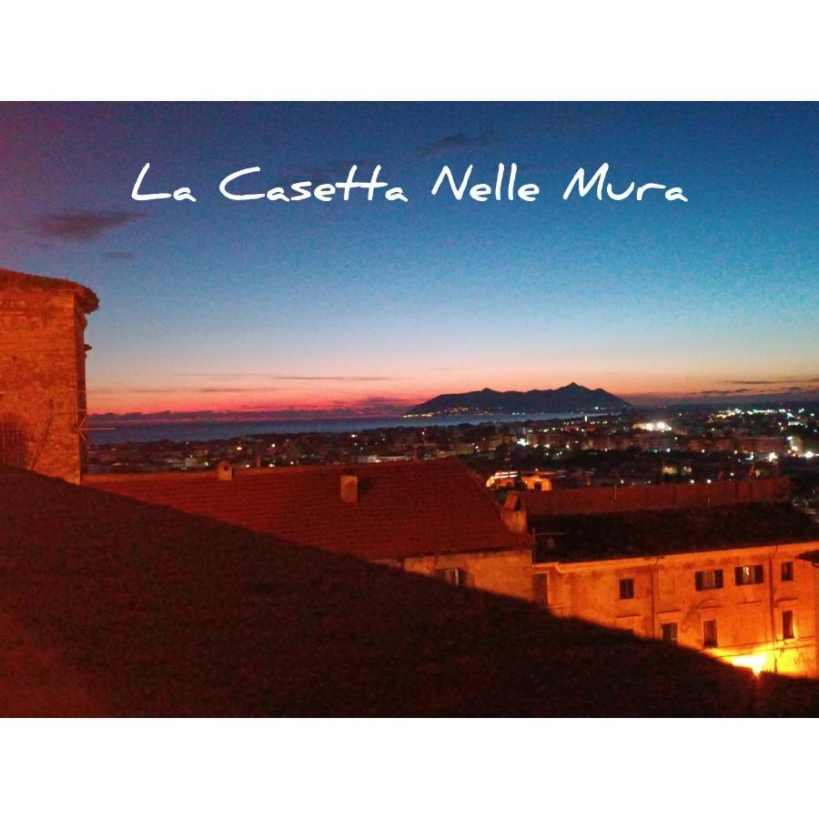 La Casetta Nelle Mura Terracina Esterno foto
