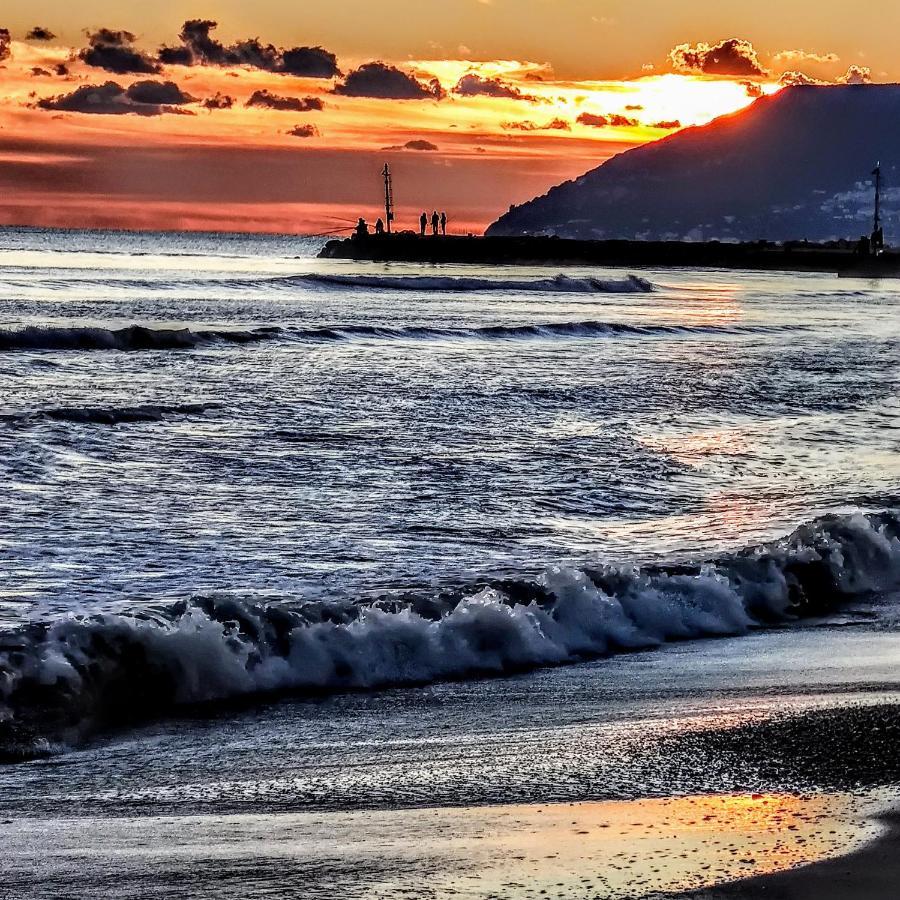 La Casetta Nelle Mura Terracina Esterno foto